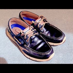 Sebago Clovehitch boat shoes. Navy blue. Excellent condition.